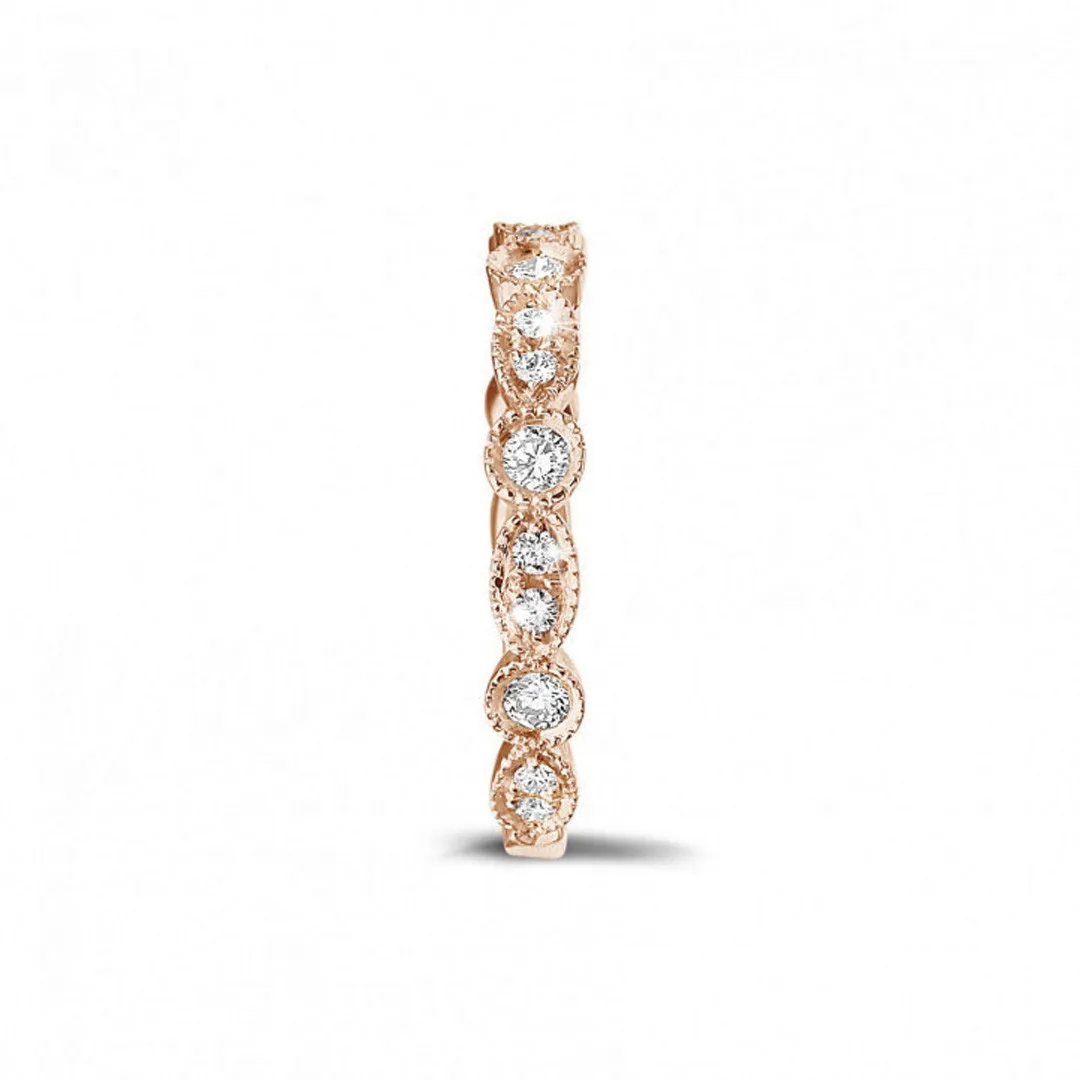 0.30 quilates alianza de combinación de diamantes en oro rojo con diseño de marquesa 