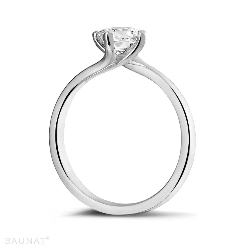 0.70 quilates anillo solitario en platino con diamante talla princesa 