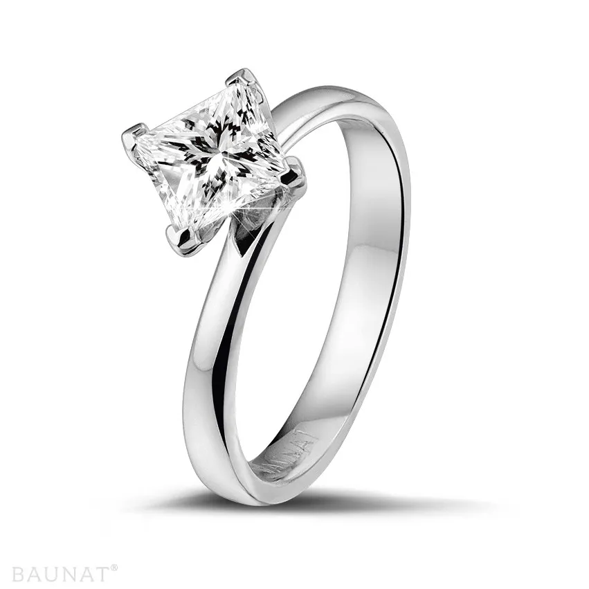 1.00 QUILATES ANILLO SOLITARIO EN ORO BLANCO CON DIAMANTE TALLA PRINCESA DE CALIDAD EXCEPCIONAL (DIFEXNONE FLUORESCENCIAGIA 