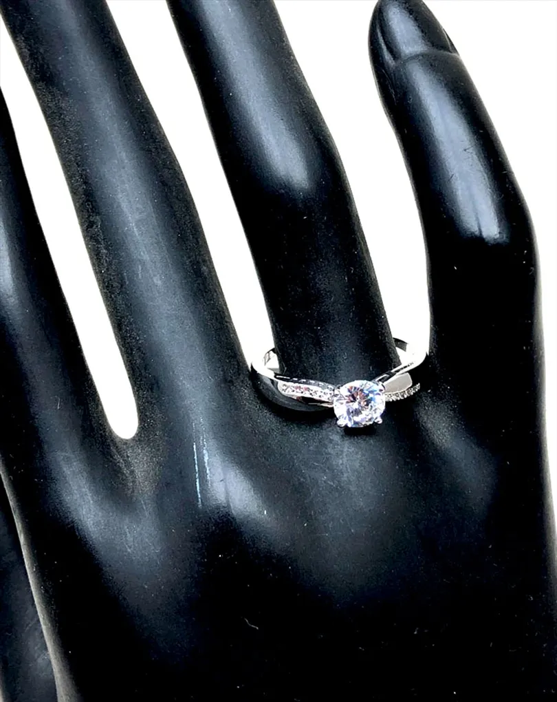 ANILLOS PARA MUJER SOLITARIOS ELEGANTES EN BISUTERIA FINA