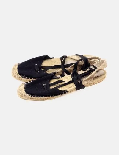 Bershka Alpargata negra tiras