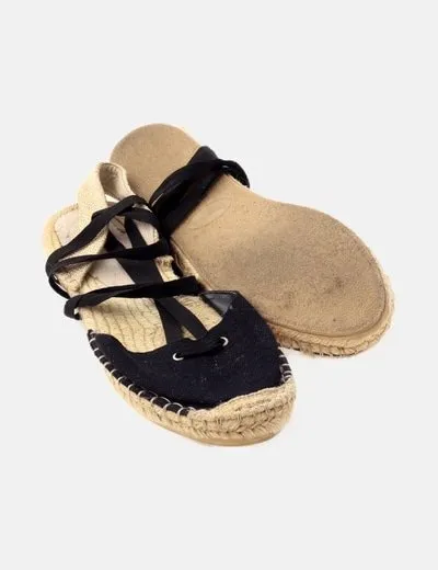 Bershka Alpargata negra tiras