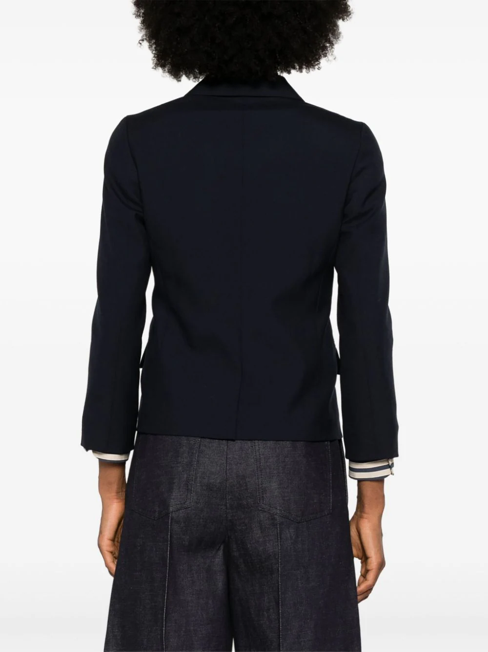 Blazer bordado con botones