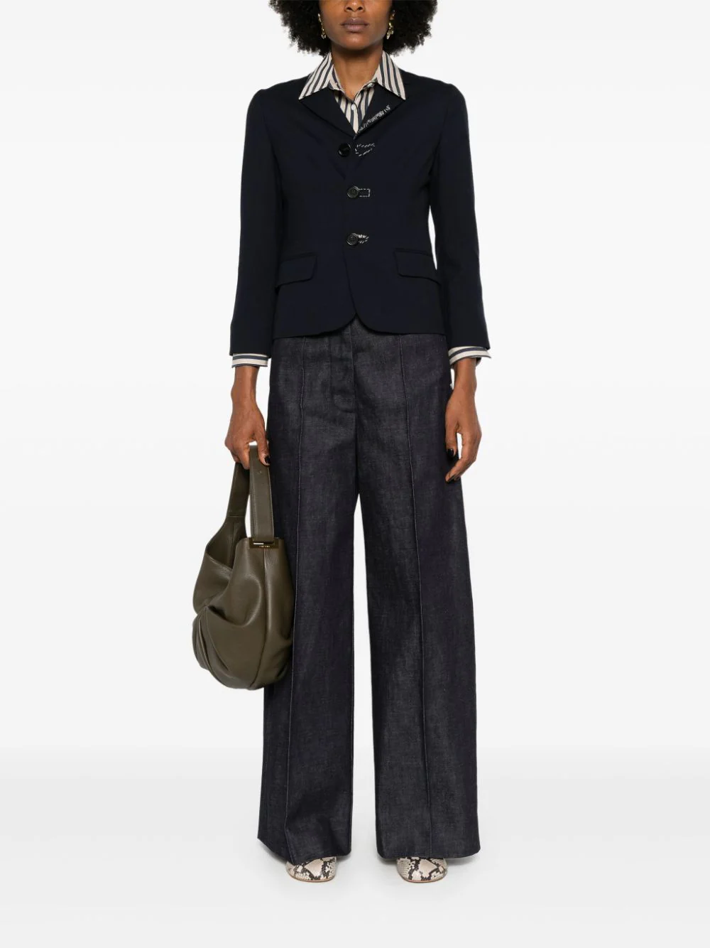 Blazer bordado con botones