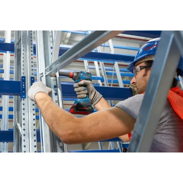 BOSCH  GDR 18V200  ATORNILLADORA CON IMPACTO CON 2 BATERíAS, LIION, 18 V, 4 AH, 200 NM, M6M16, CAJA ESPECIAL