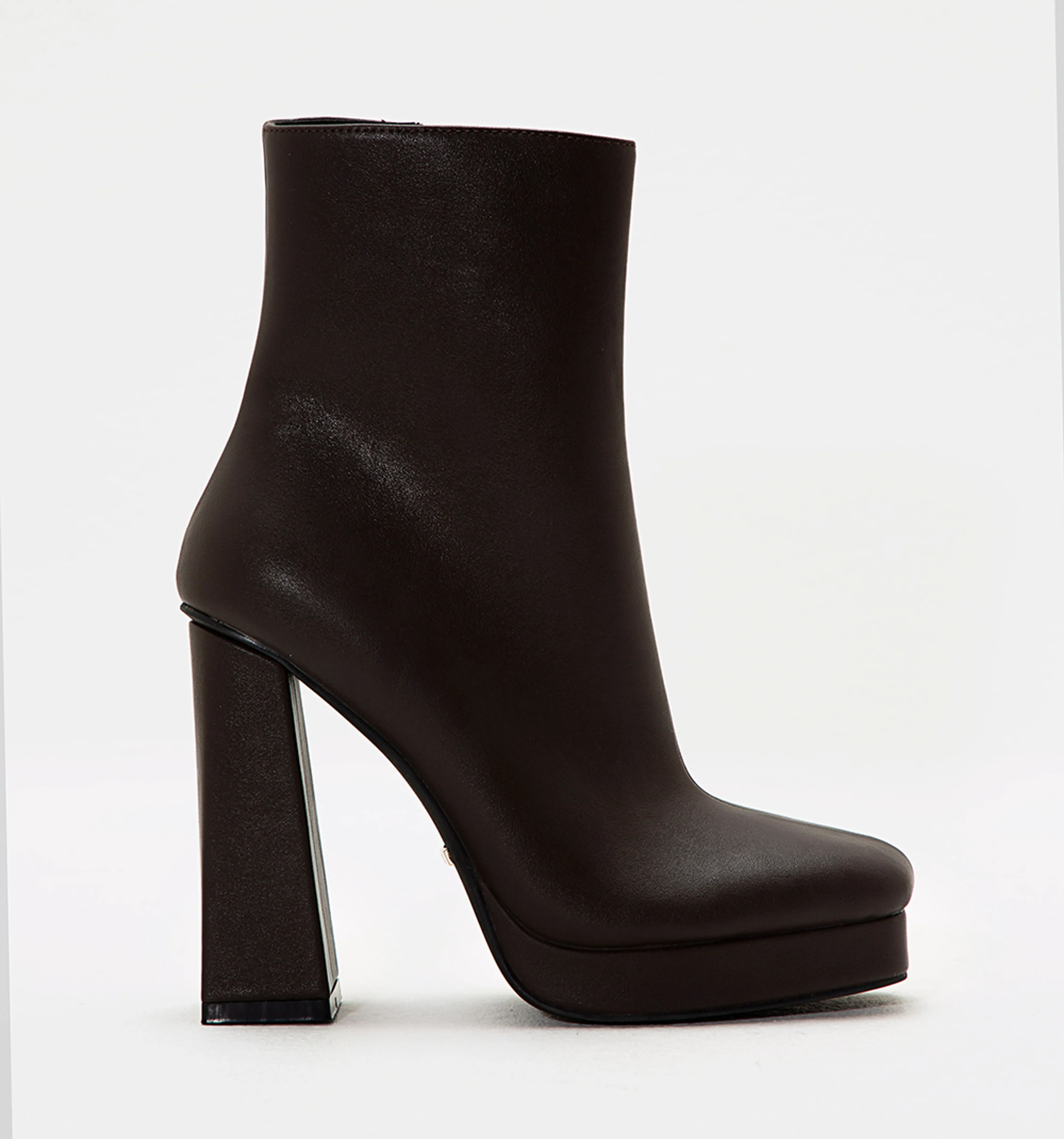 Botin con tacon estructurado