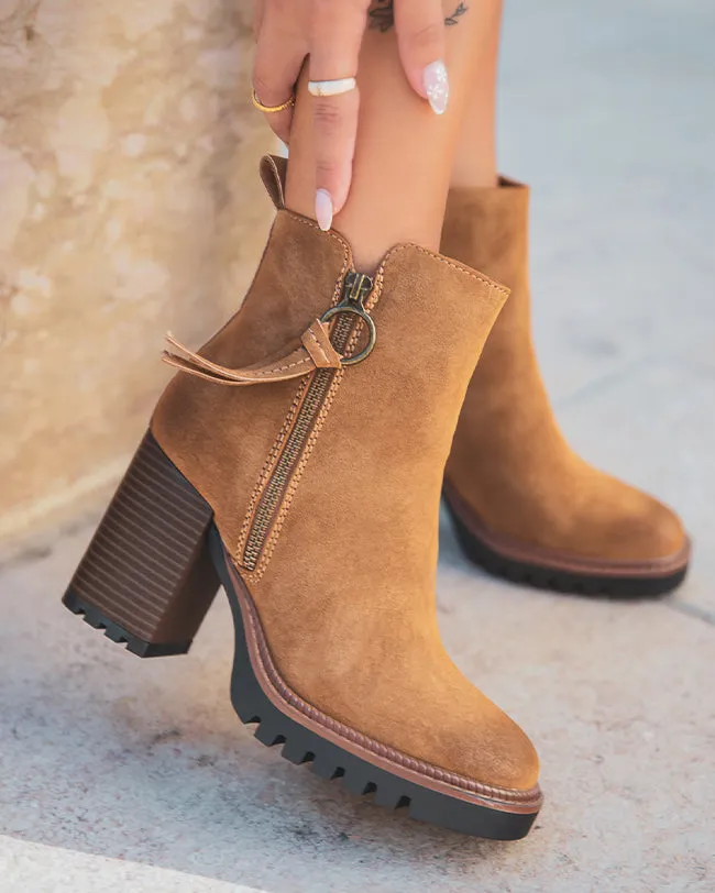 BOTINES DE MUJER COLOR CAMEL CON TACóN  PETRA