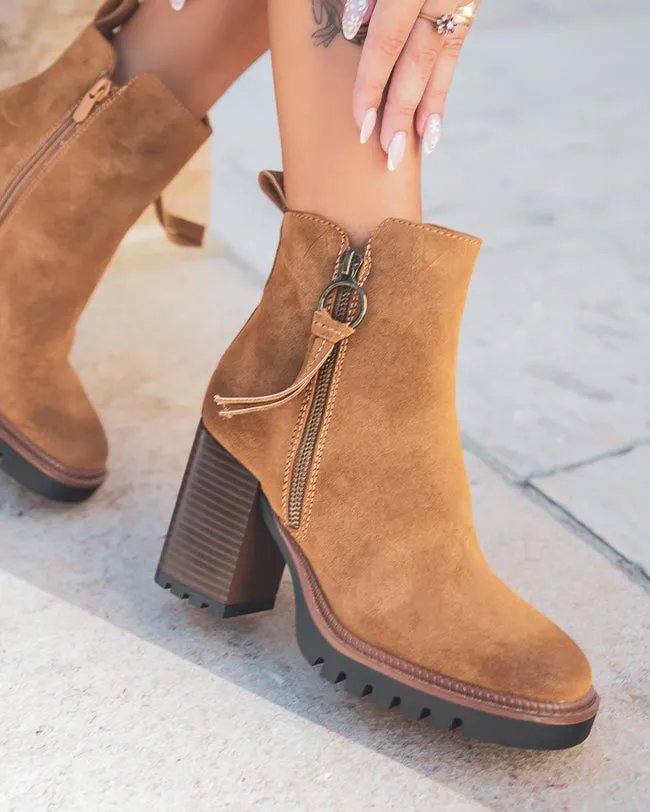 BOTINES DE MUJER COLOR CAMEL CON TACóN  PETRA
