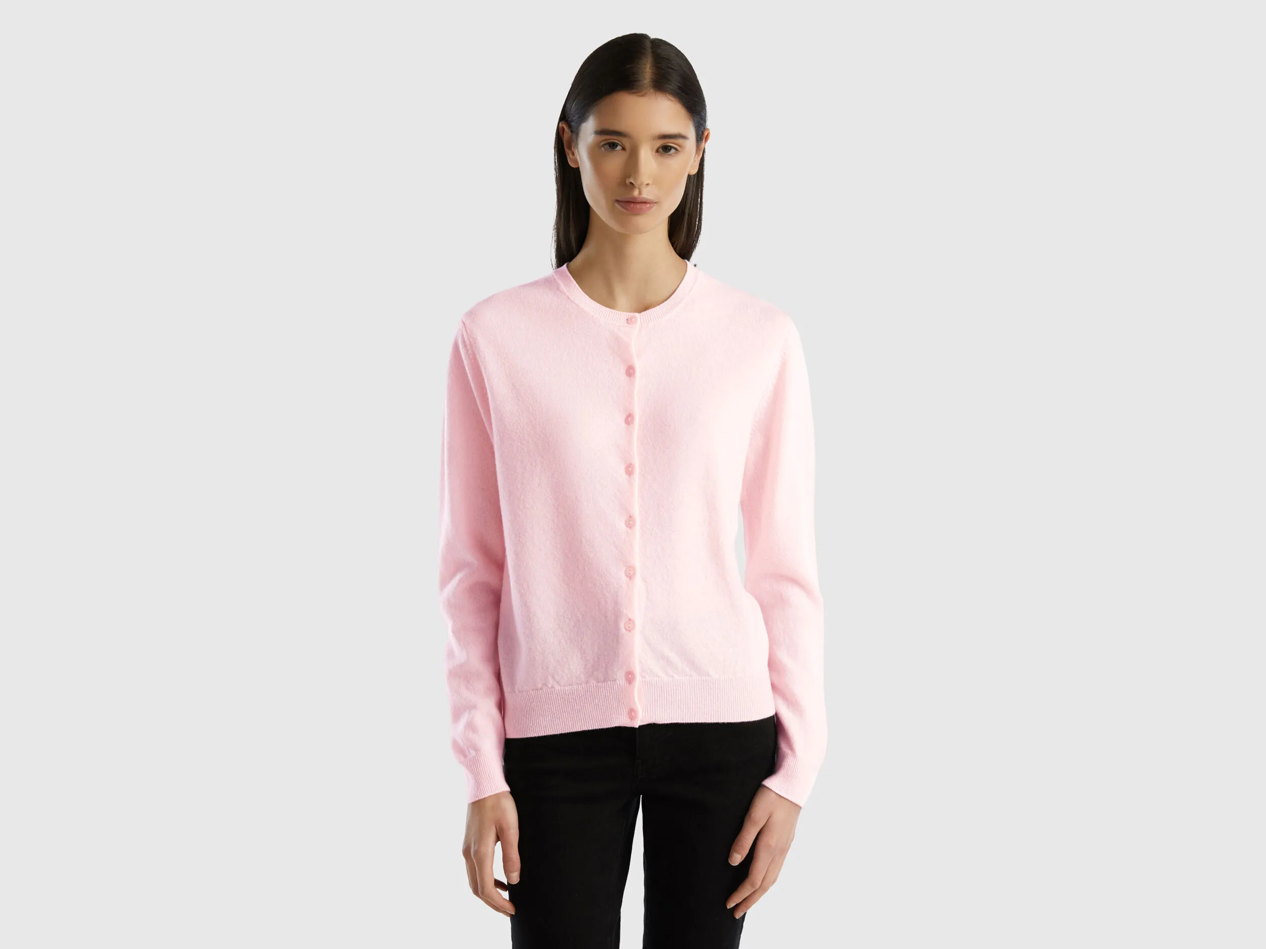 Cárdigan de cuello redondo rosa claro de pura lana merina