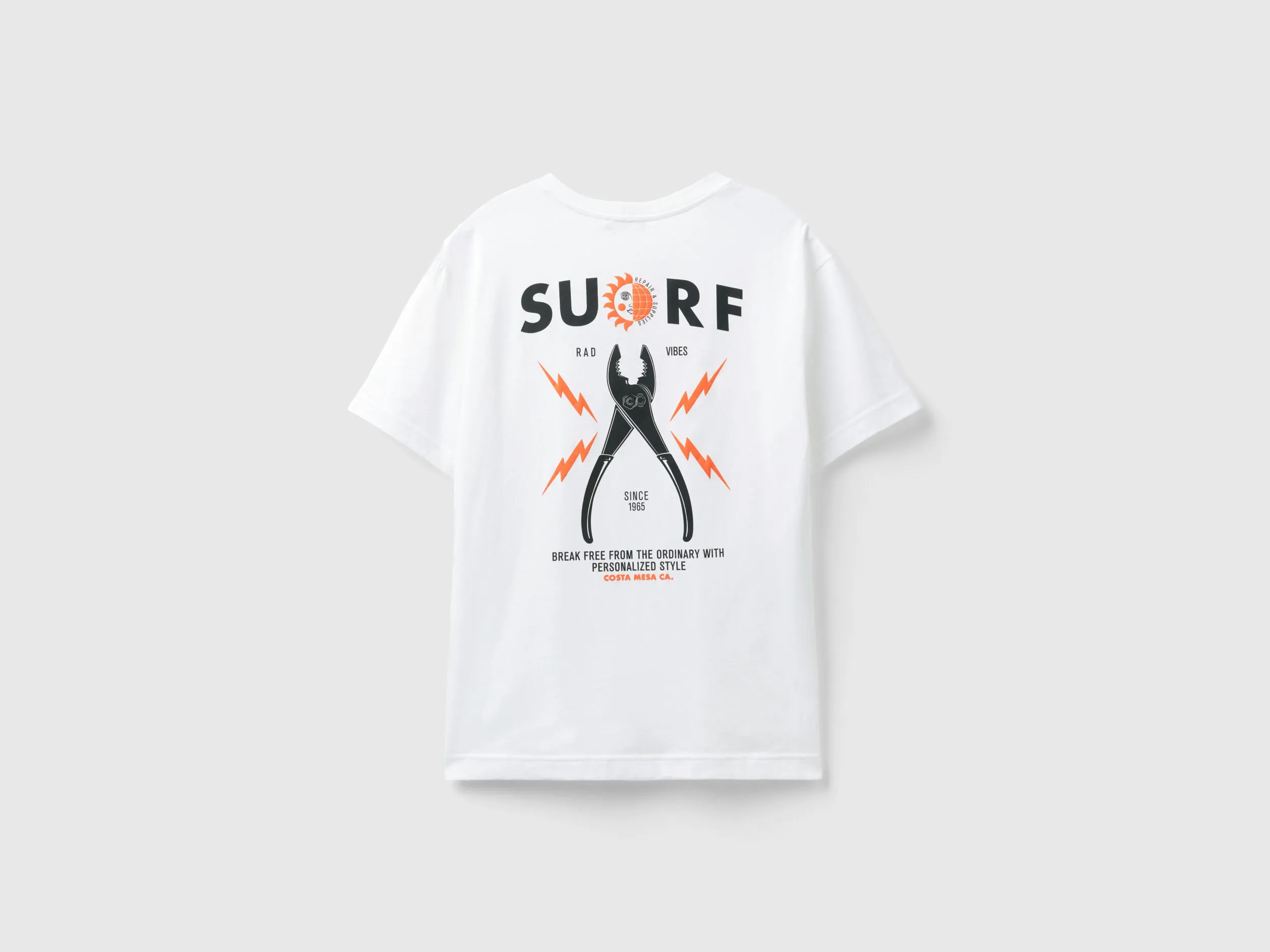 Camiseta con estampado por delante y por detrás