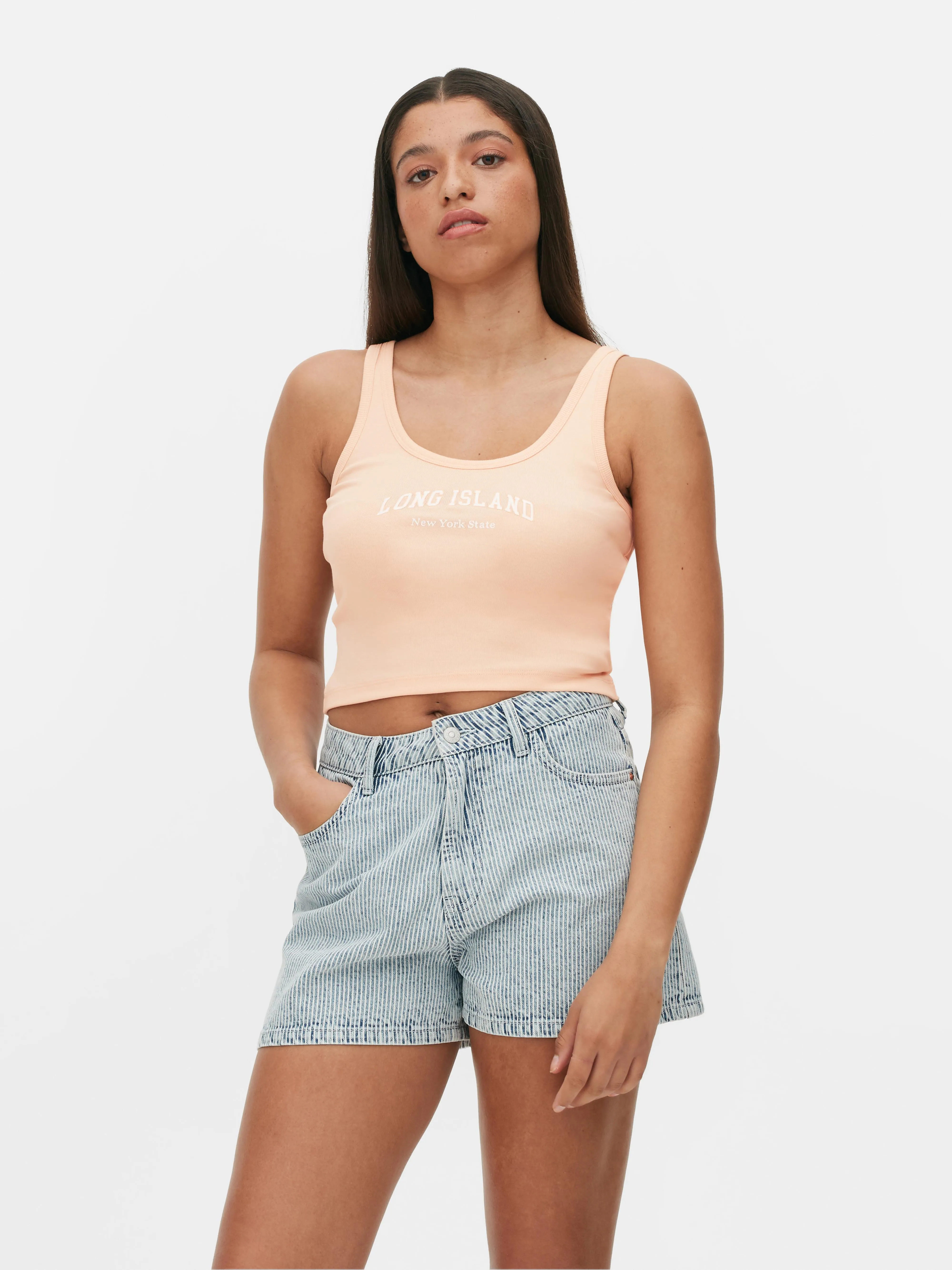 Camiseta corta sin mangas y escotada