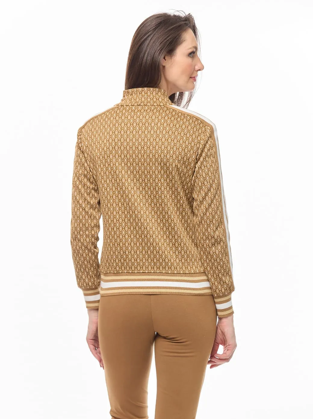 Chamarra camel estampada Comfort
