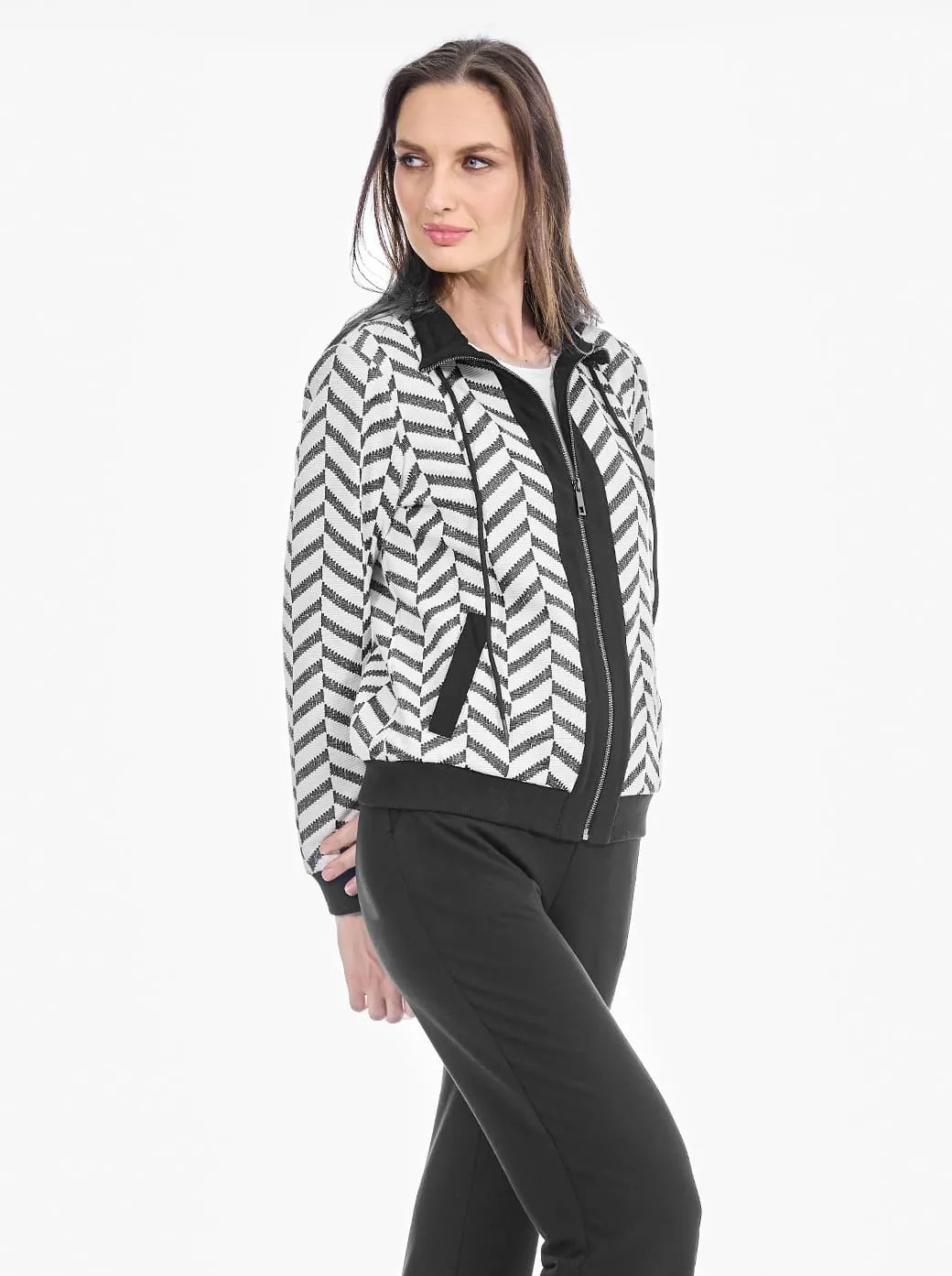 Chamarra negro con contorno Comfort