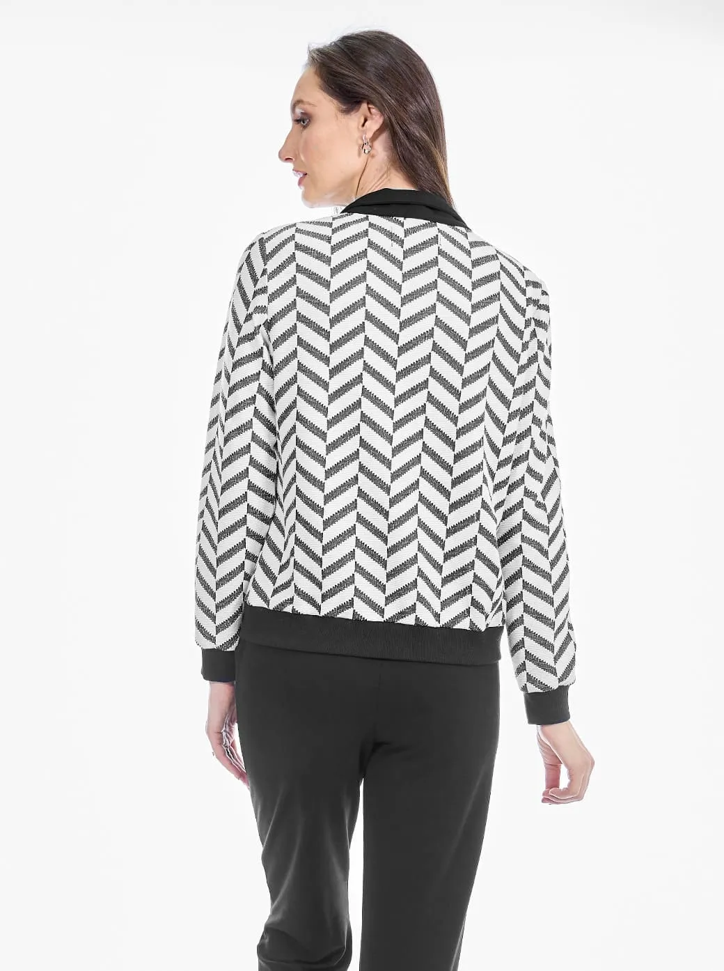 Chamarra negro con contorno Comfort