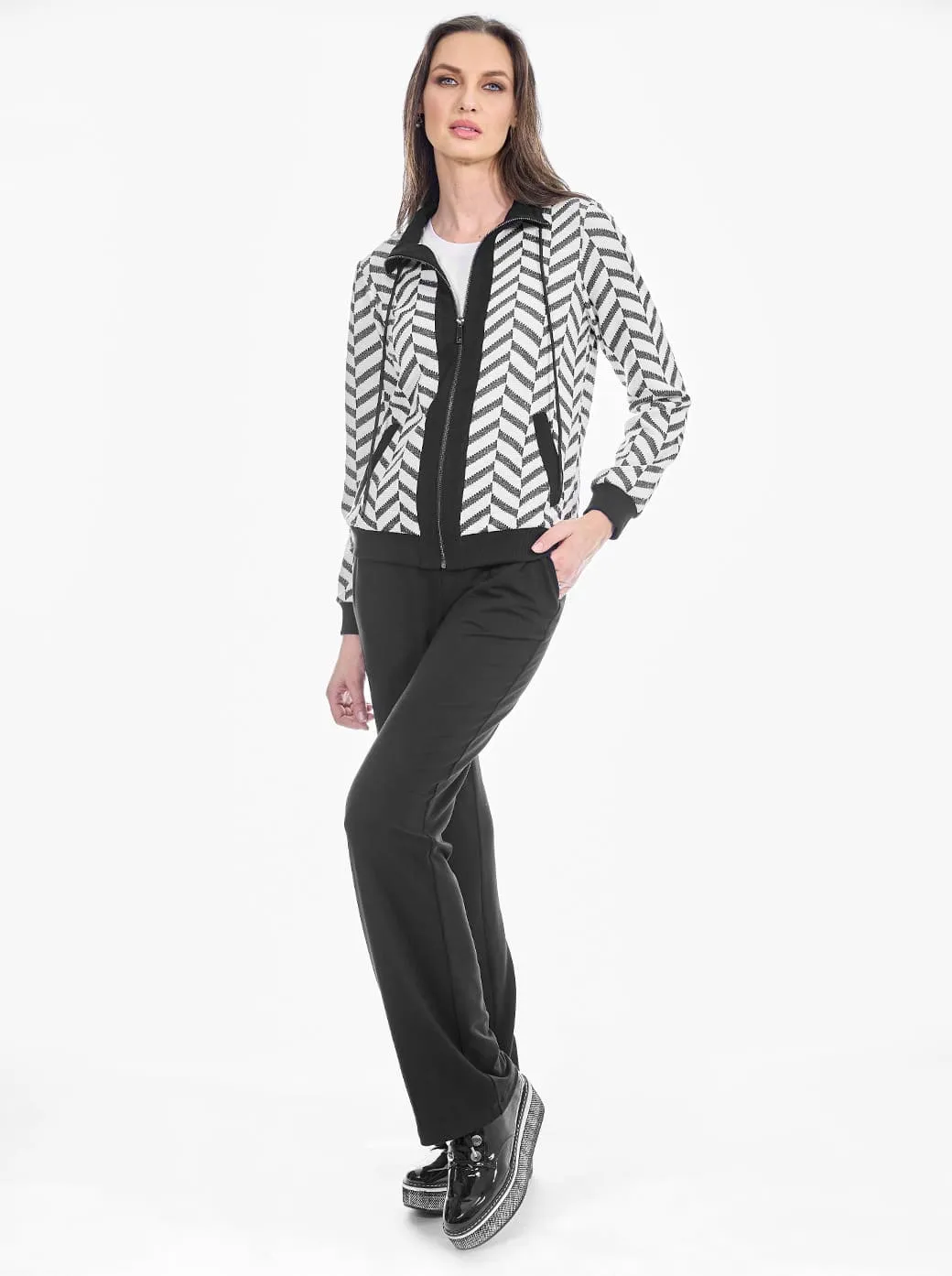 Chamarra negro con contorno Comfort