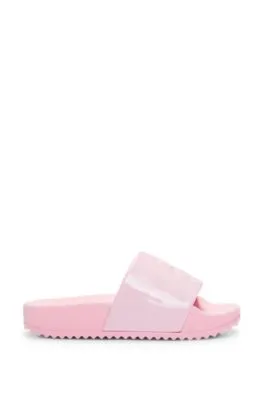 Chanclas de efecto brillante para niños con logo apilado