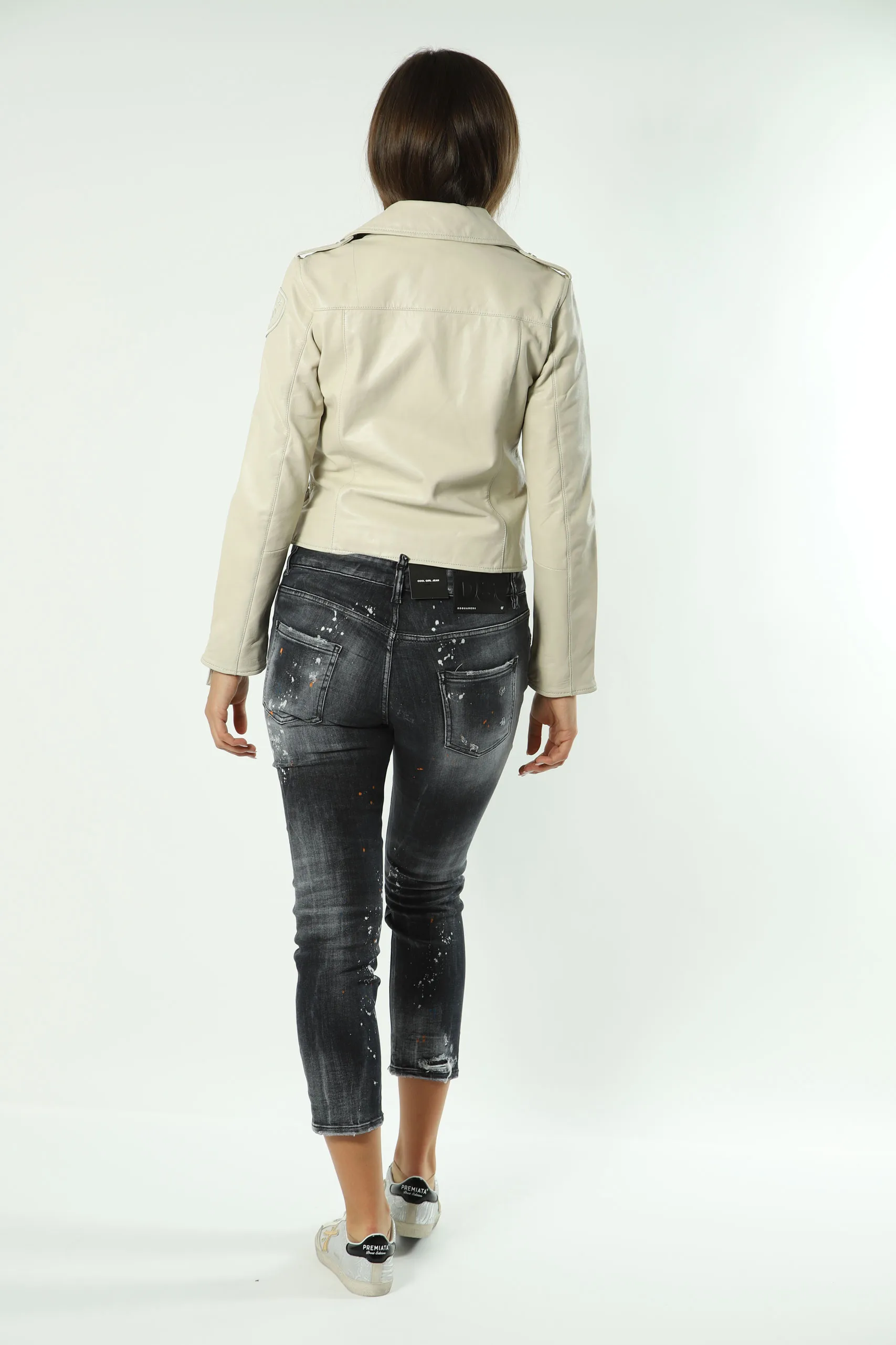 Chaqueta de cuero beige con parche