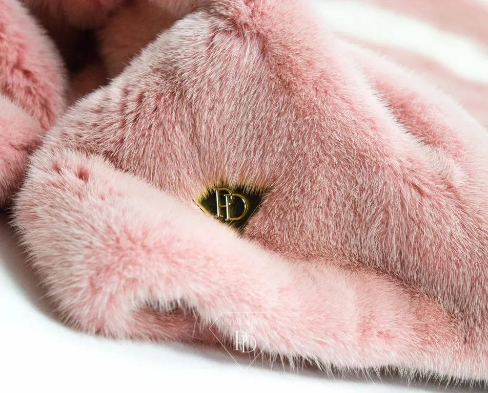Chaqueta de visón en color rosa y blanco