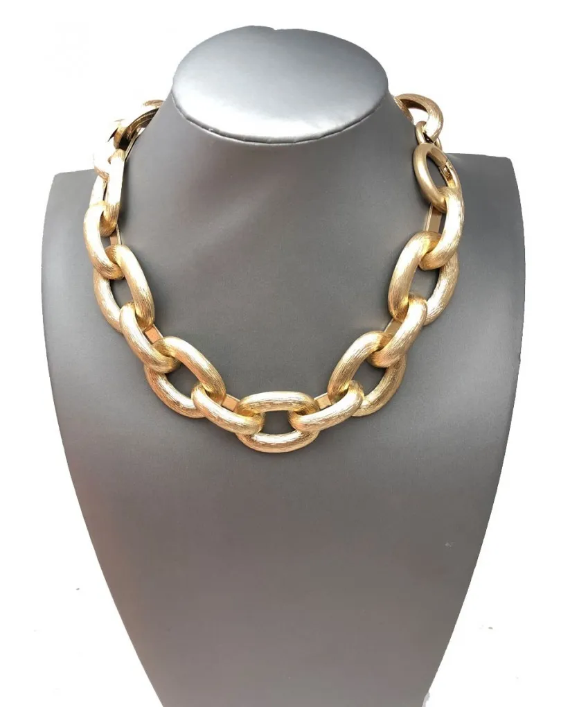 COLLARES DORADOS DE BISUTERIA ELEGANTES DE DISEÑO ACTUAL
