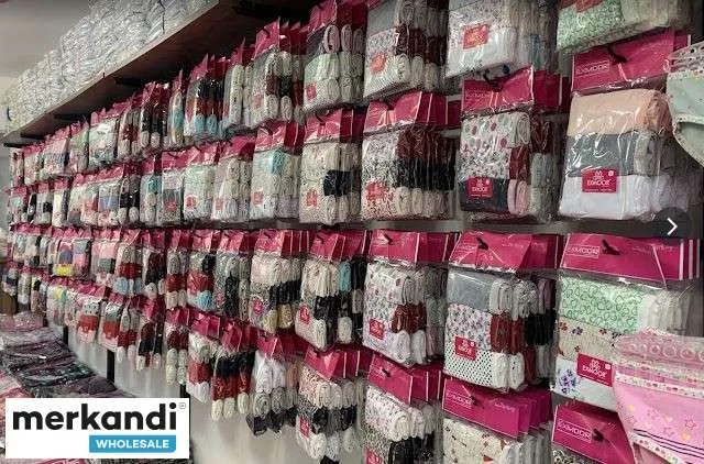Explora nuestros calzoncillos de mujer en paquetes de 3 con una mezcla de colores para artículos modernos y cómodos