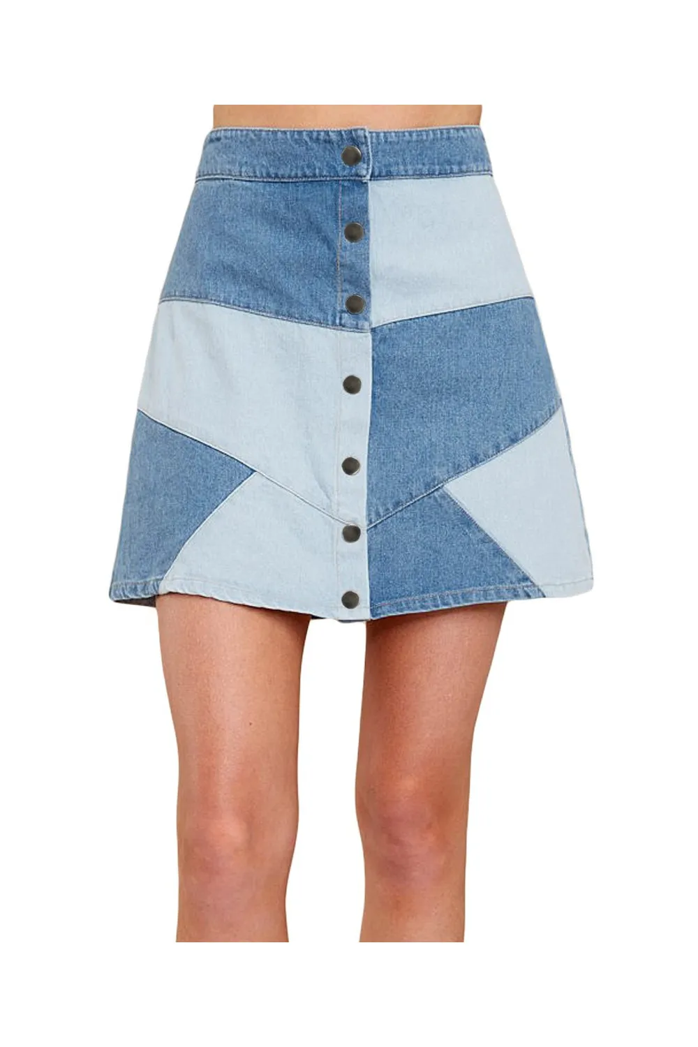 Falda corta de mezclilla con patchwork