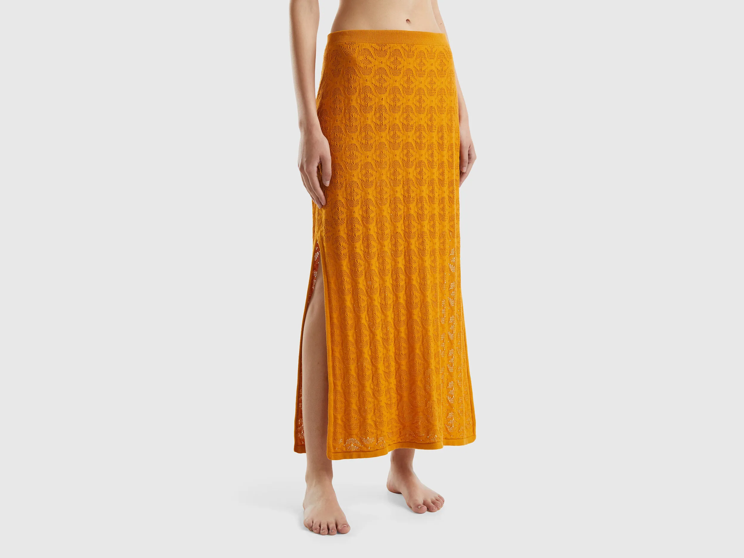 Falda midi de punto con monograma