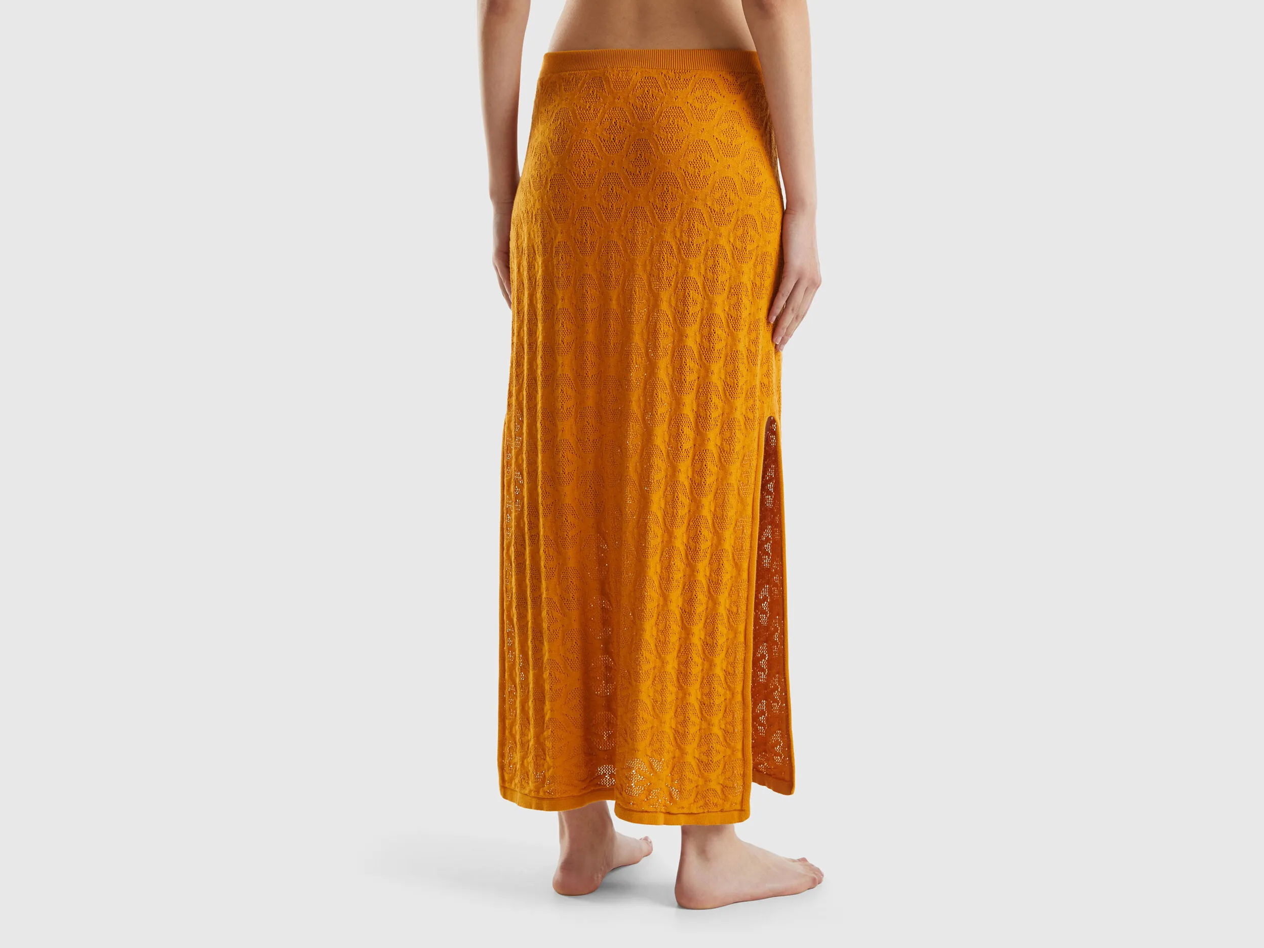 Falda midi de punto con monograma
