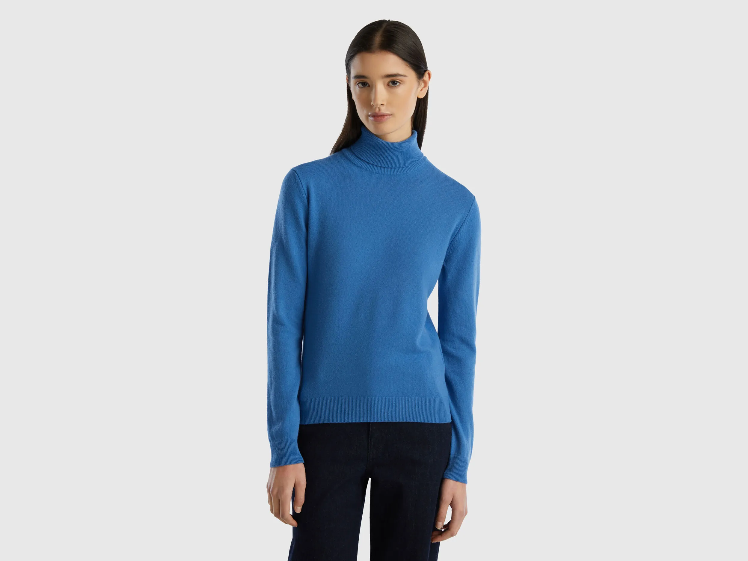 Jersey de cuello cisne azul oscuro de pura lana merina