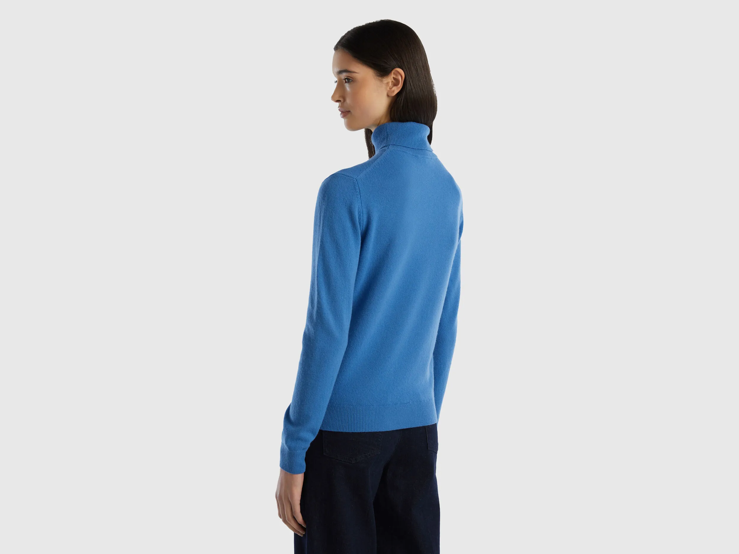 Jersey de cuello cisne azul oscuro de pura lana merina