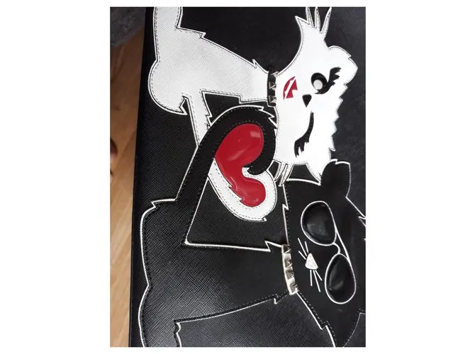 Karl Lagerfeld Choupette enamorada Negro 
