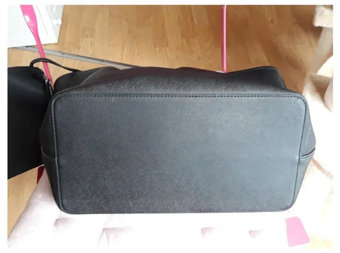 Karl Lagerfeld Choupette enamorada Negro 
