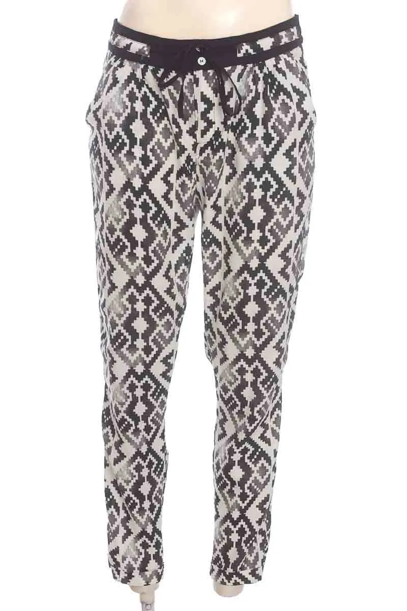 PANTALóN COLOR BLANCO  BERSHKA