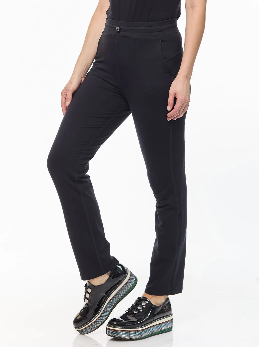 Pants negro con corte Comfort