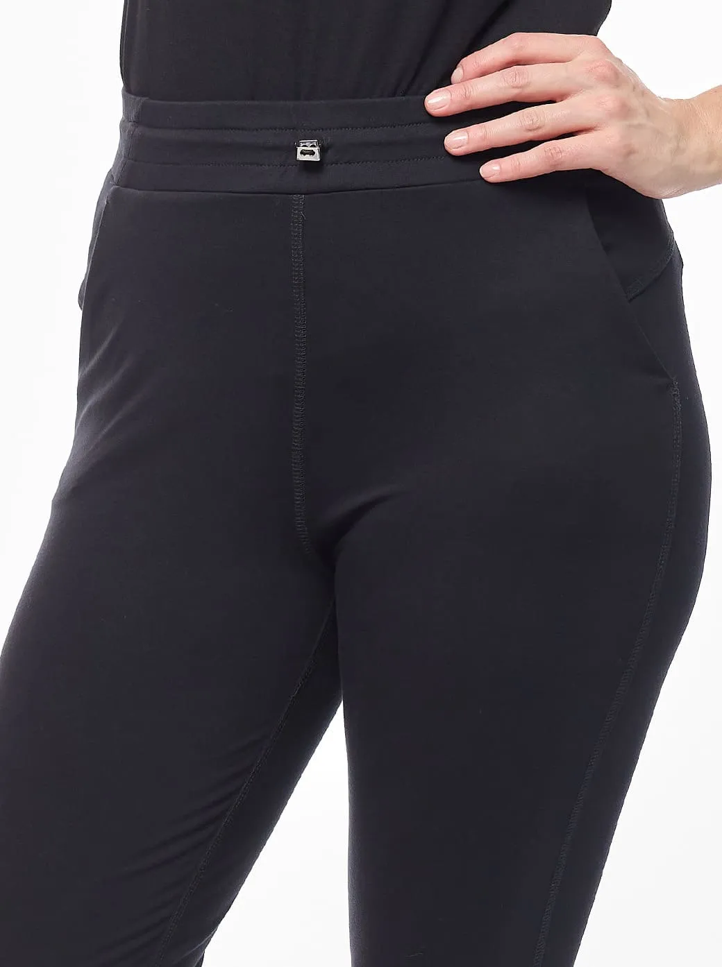 Pants negro con corte Comfort