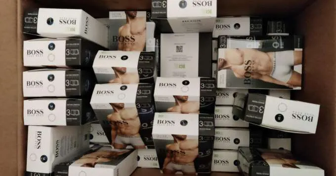 Paquete de 3 calzoncillos/bóxers Hugo Boss Men, total 46 uds.