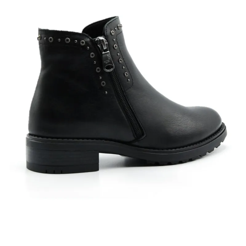 PAULA URBAN BOTIN LISO TACHAS 9976