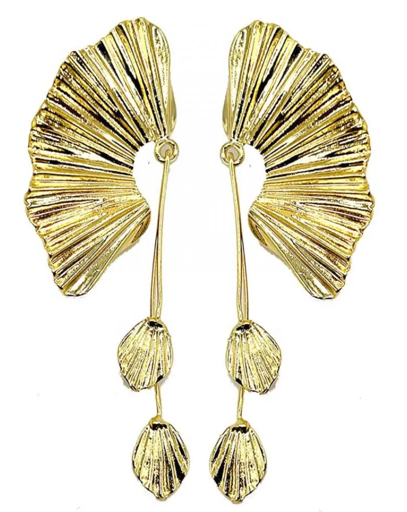PENDIENTES LARGOS DORADOS TODO UN ESTILAZO PARA BODA