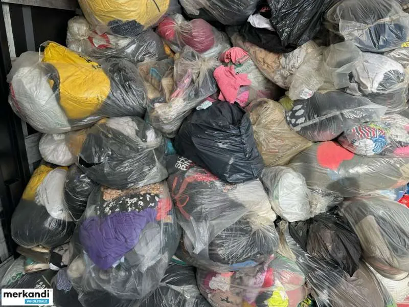 ROPA BOLSAS USADAS  NIEOSRT  ORIGINAL  DINAMARCA  SUMINISTROS REGULARES