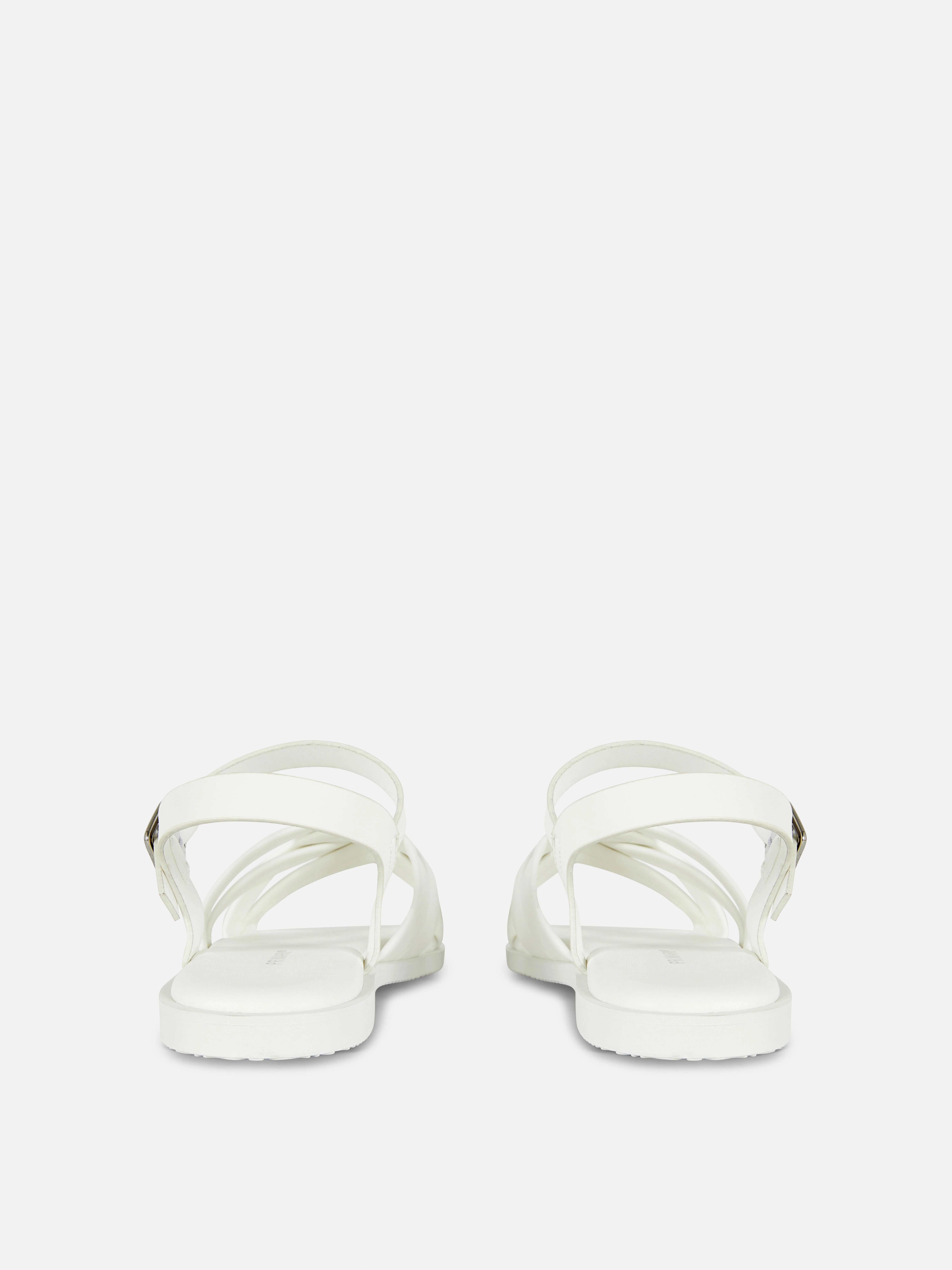 Sandalias con tiras cruzadas gruesas