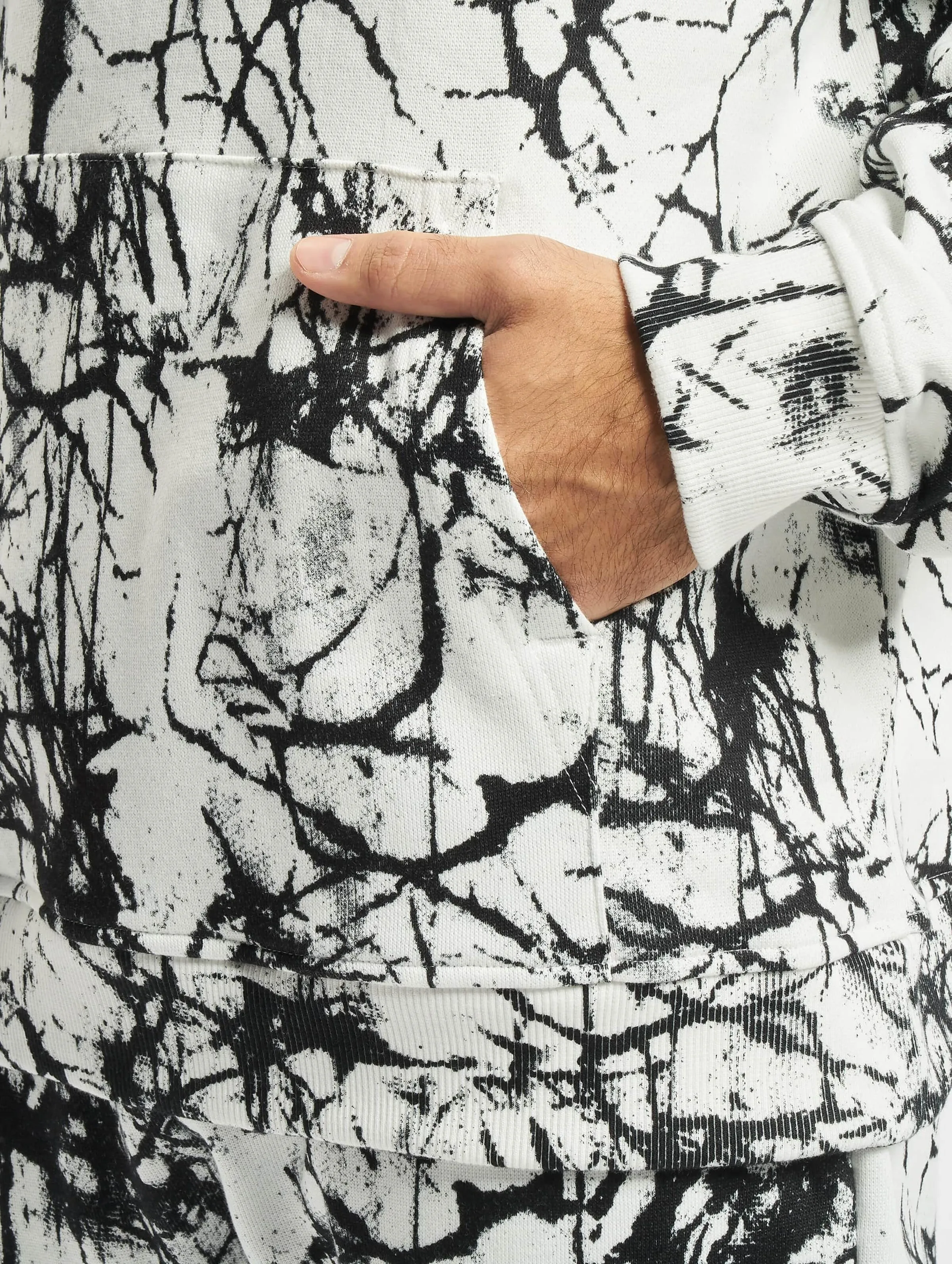 Script Logo Crackle Dye