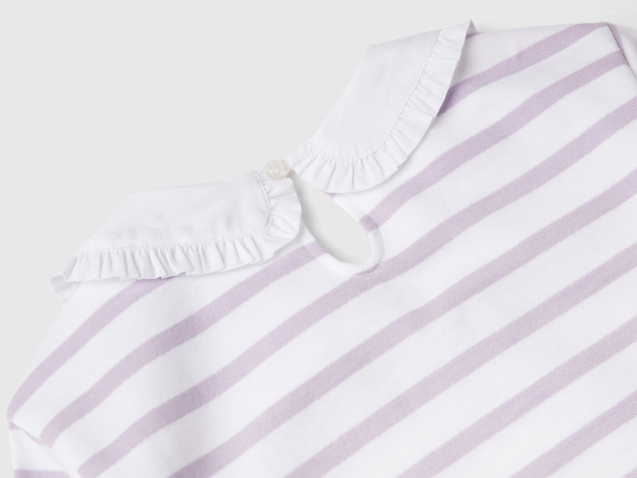 Sudadera con cuello clásico