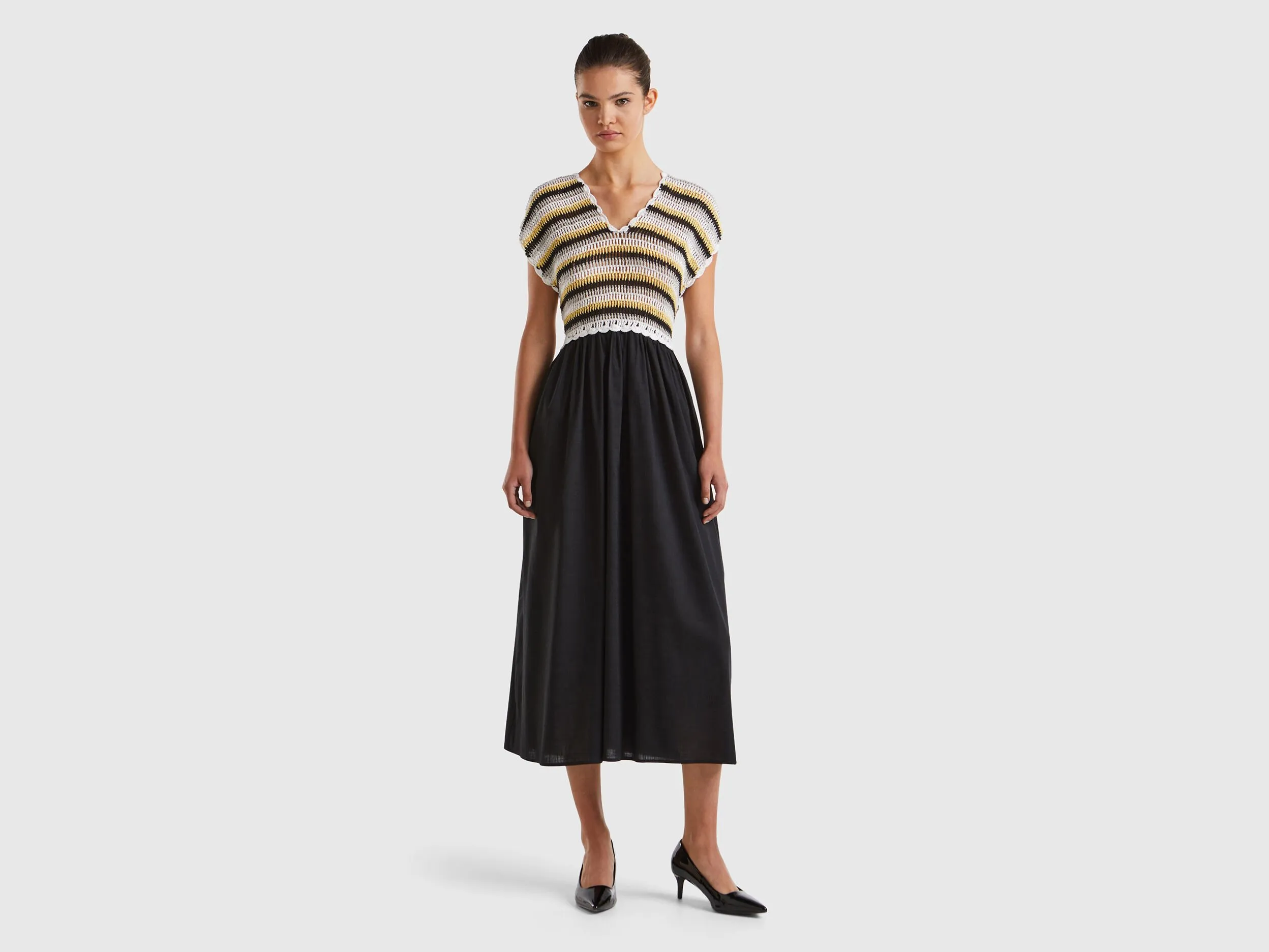 Vestido con corpiño de ganchillo