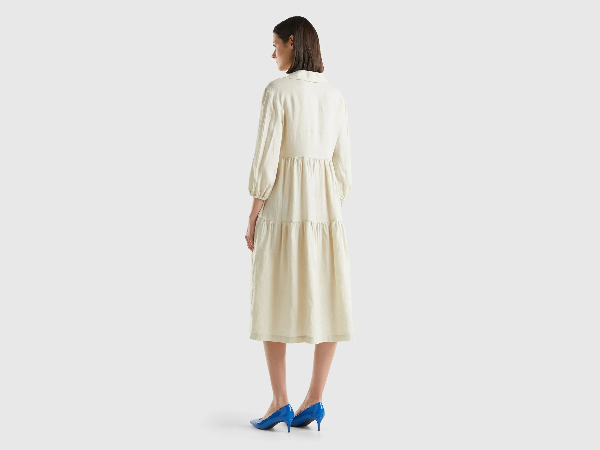 Vestido con volantes de lino puro