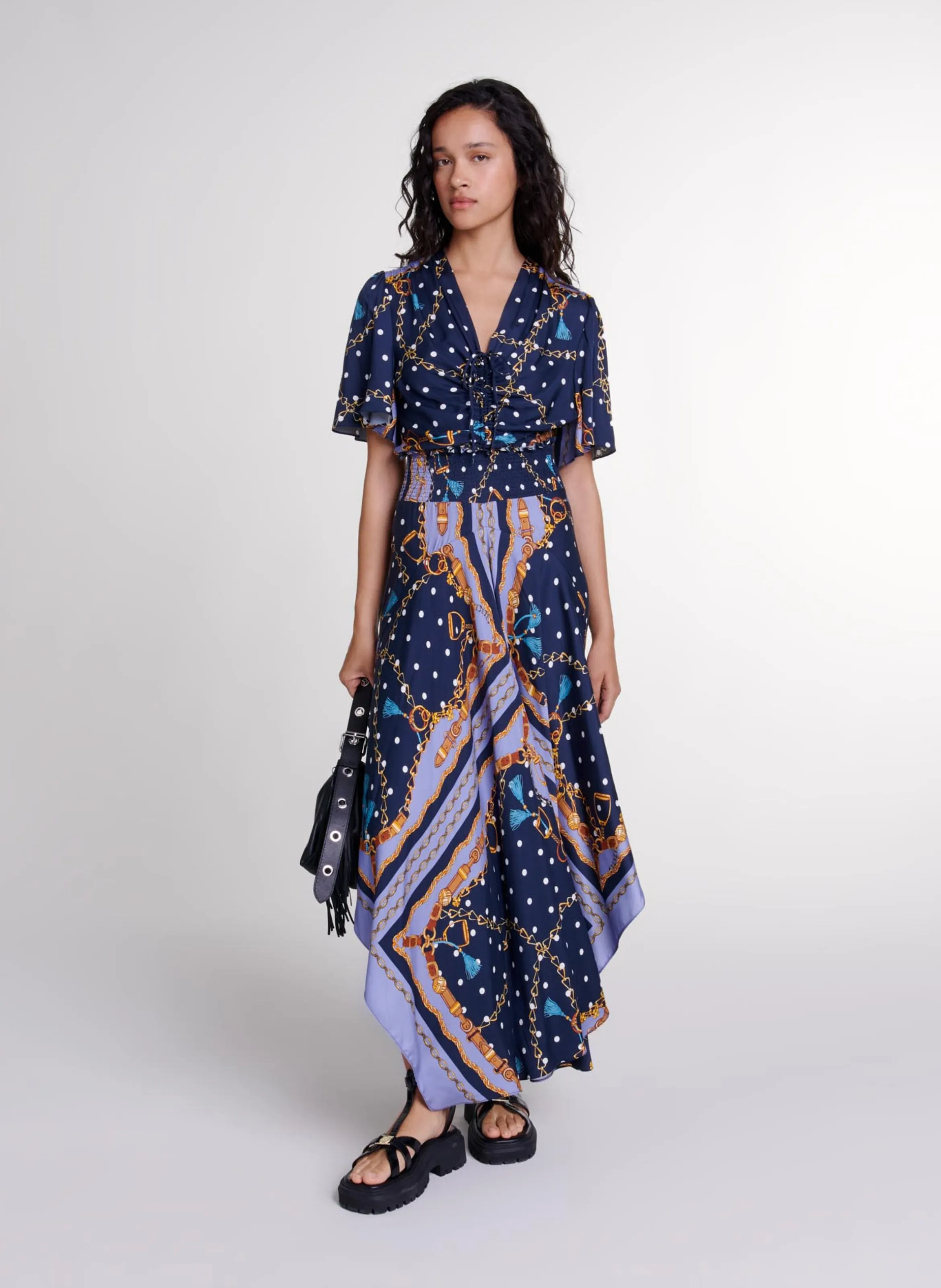 Vestido largo asimétrico con escote en V en multicolor