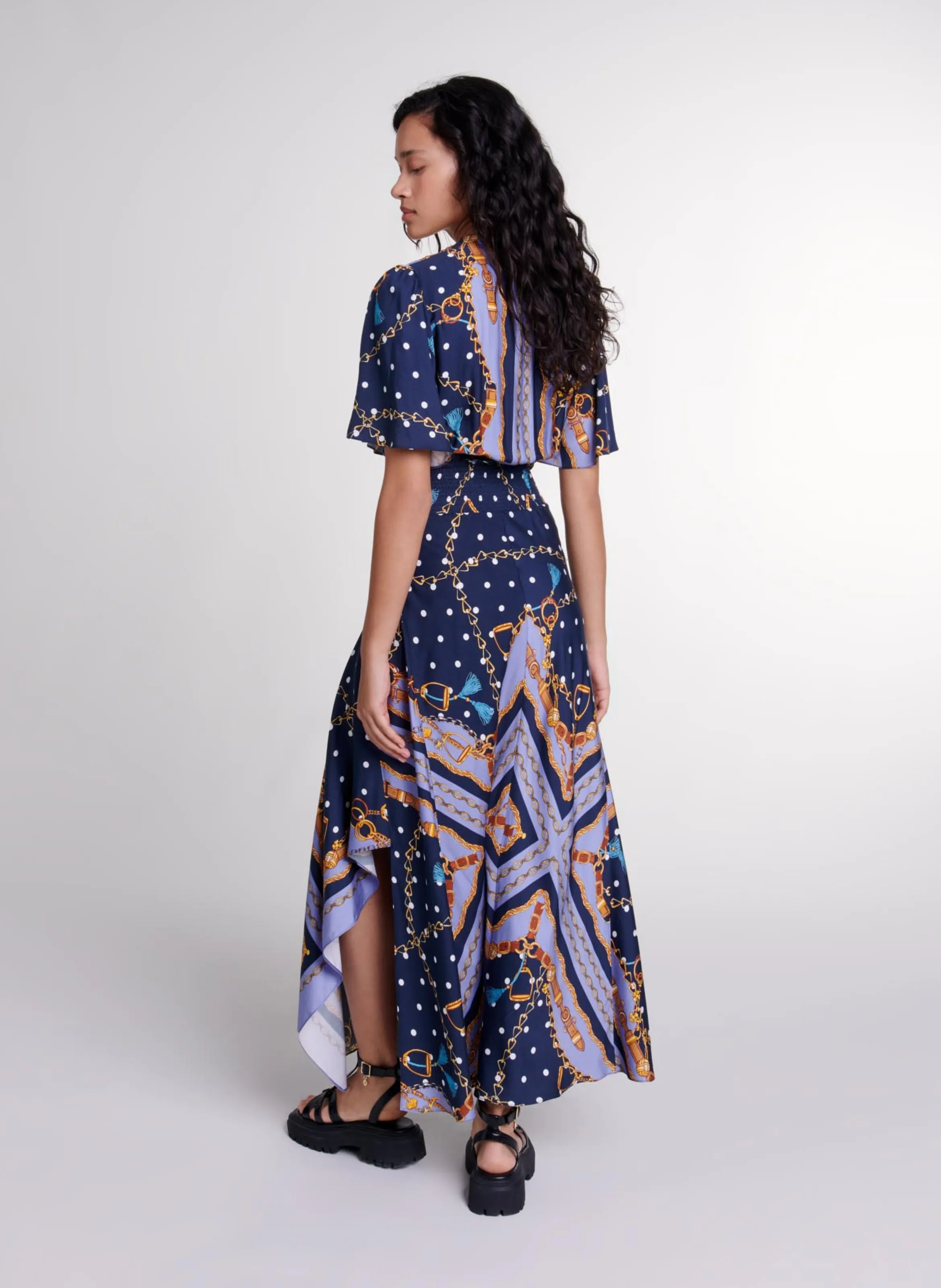 Vestido largo asimétrico con escote en V en multicolor