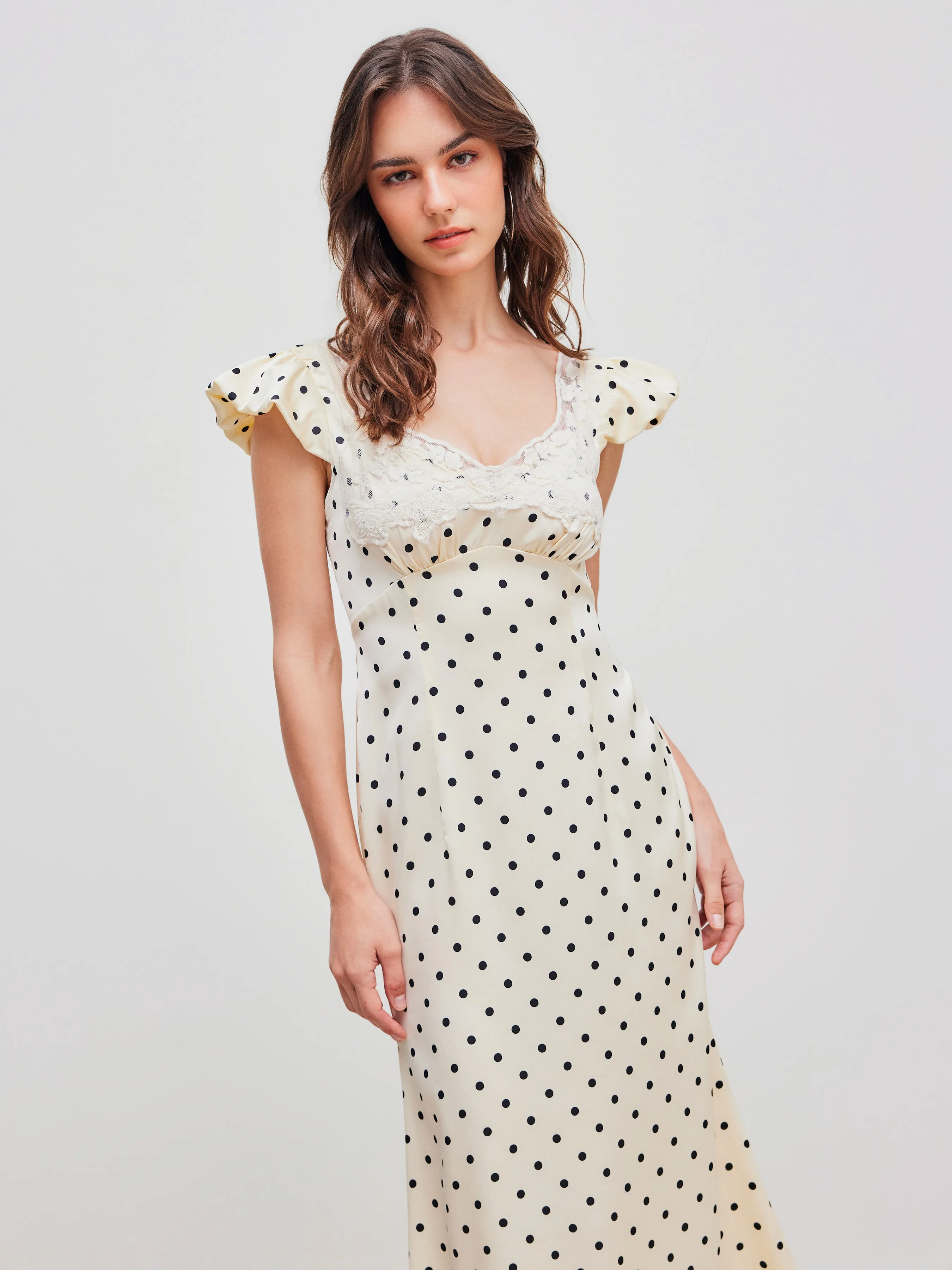 Vestido Maxi de Lunares con Encaje y Escote Corazón Tejido
