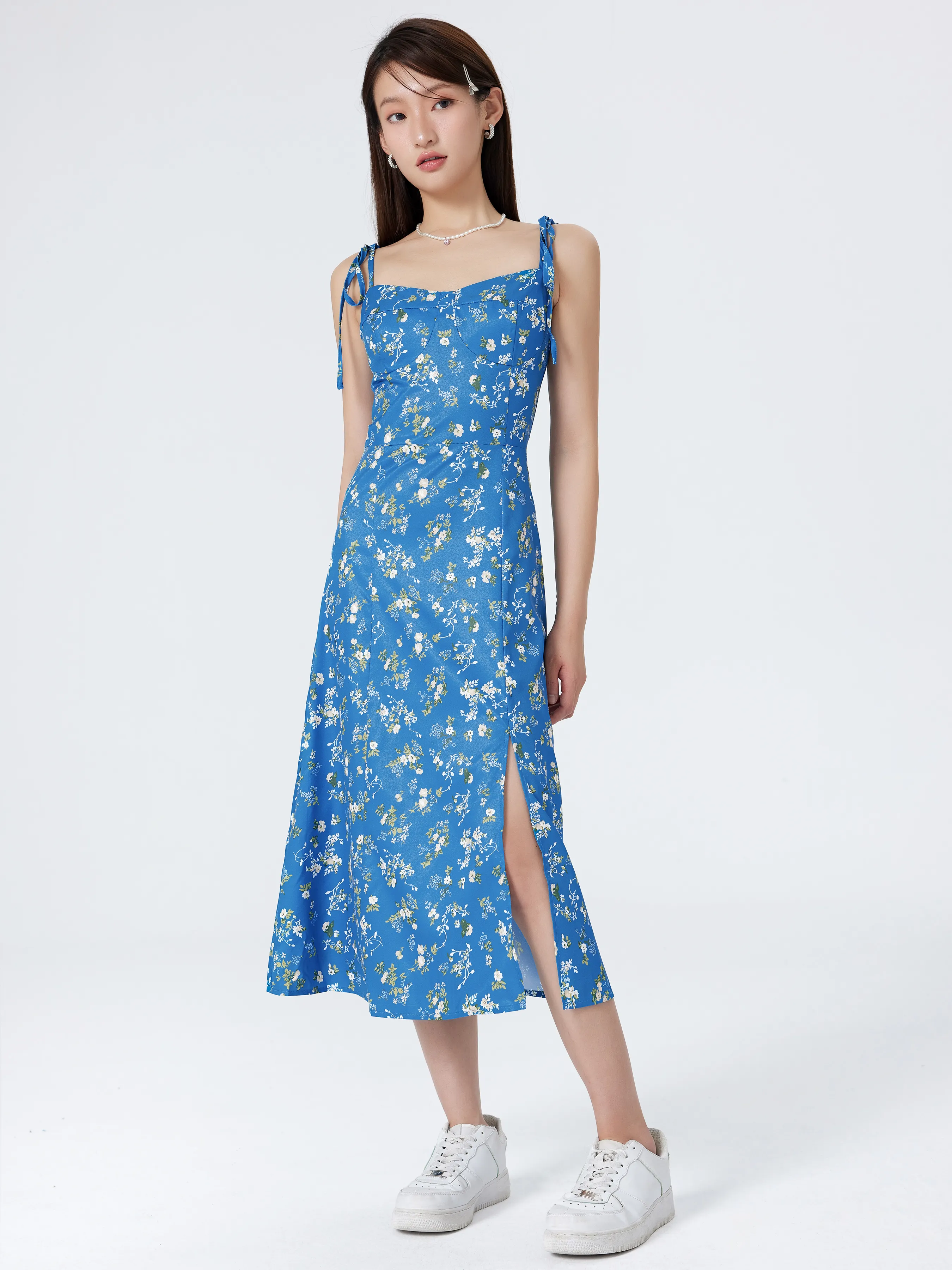 Vestido Midi con Abertura y Lazo en el Hombro de Flores Menudas para Vacaciones en la Playa de Santorini