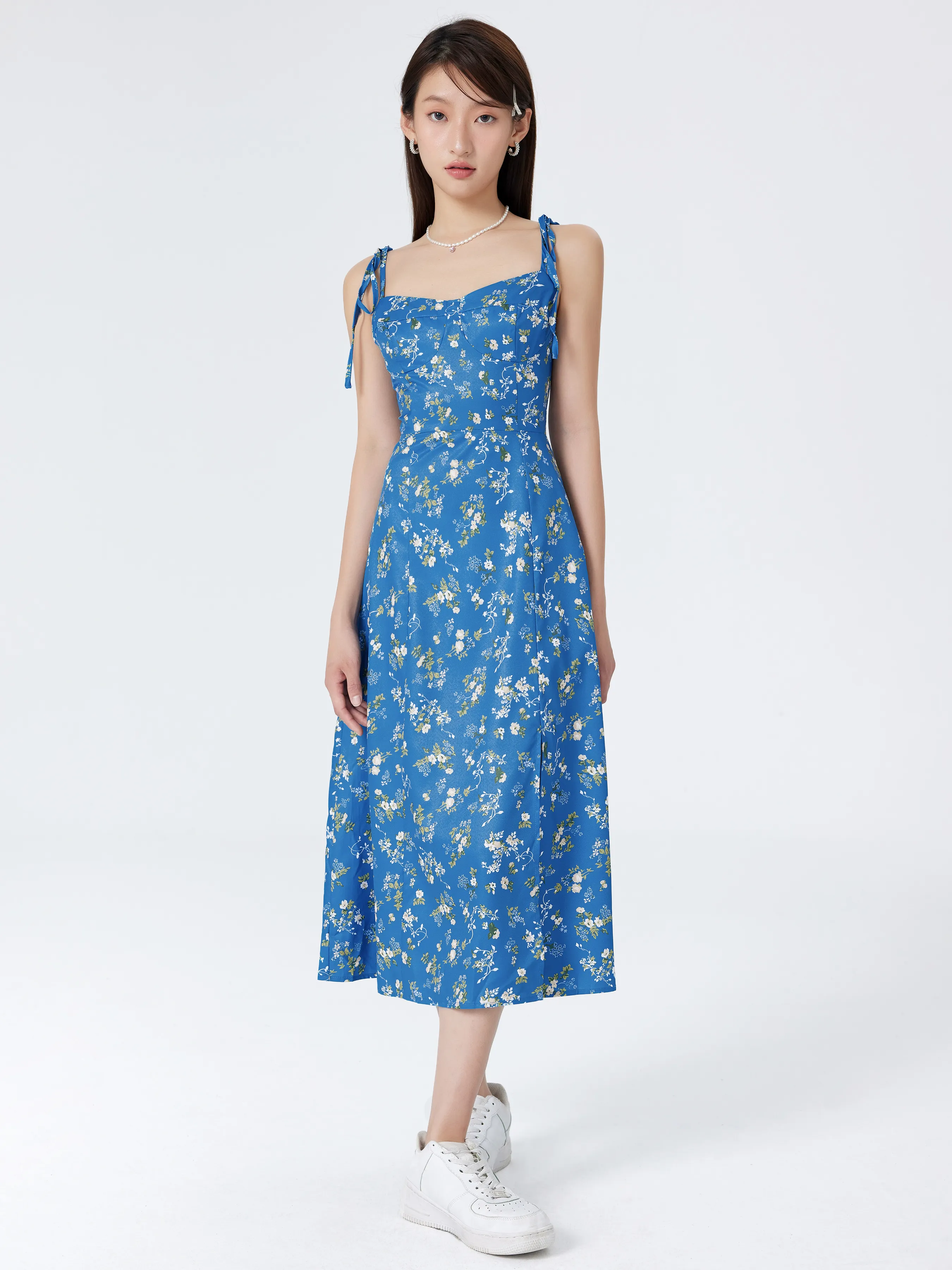 Vestido Midi con Abertura y Lazo en el Hombro de Flores Menudas para Vacaciones en la Playa de Santorini