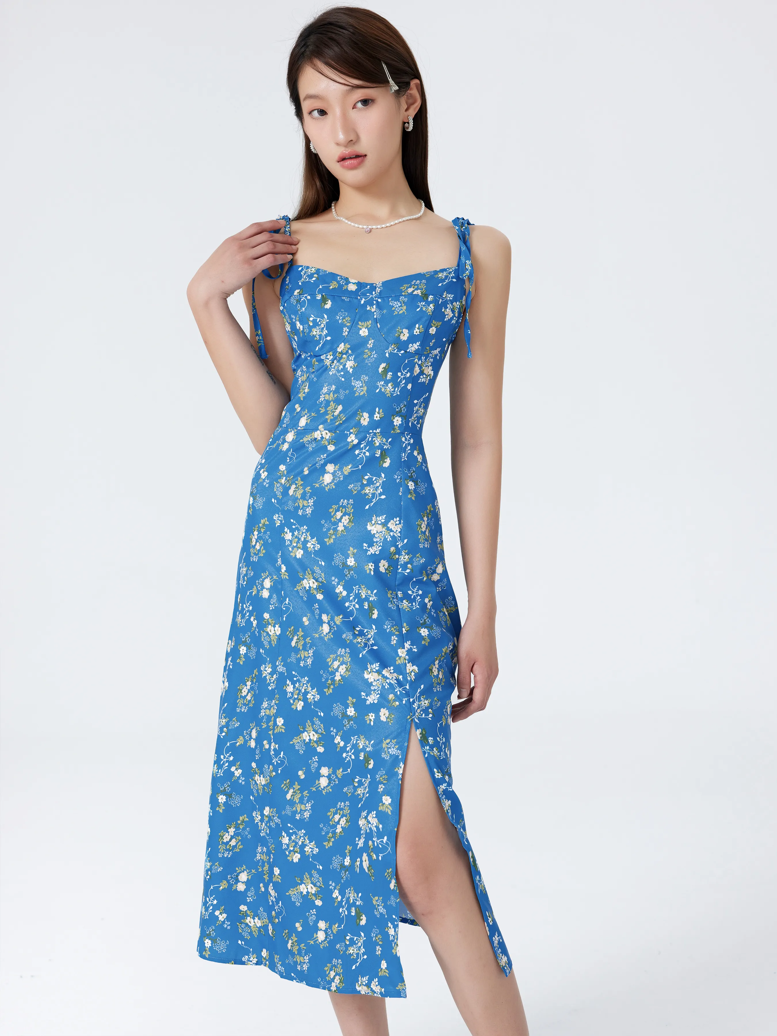 Vestido Midi con Abertura y Lazo en el Hombro de Flores Menudas para Vacaciones en la Playa de Santorini