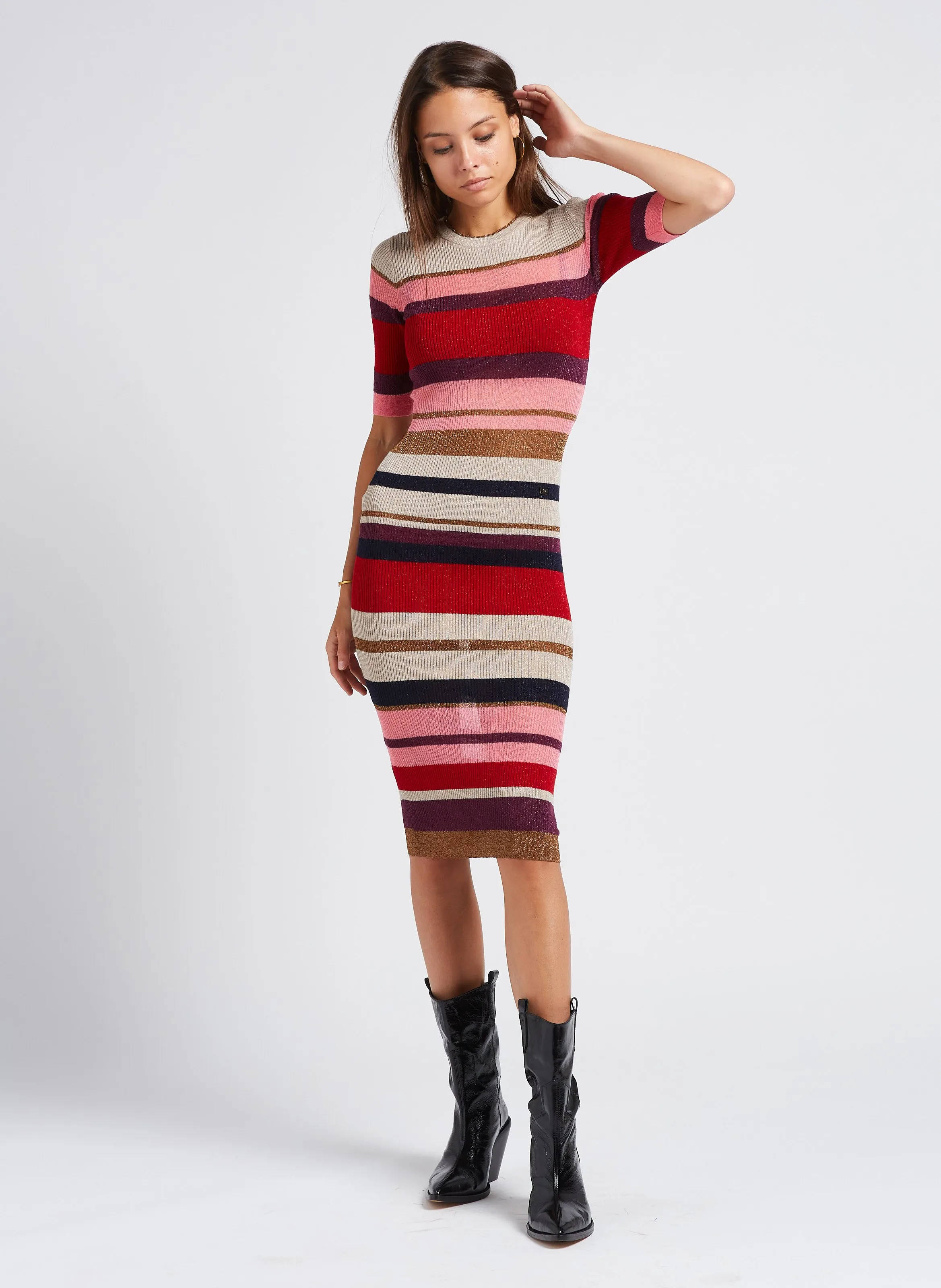 Vestido midi de lana a rayas con cuello redondo en multicolor